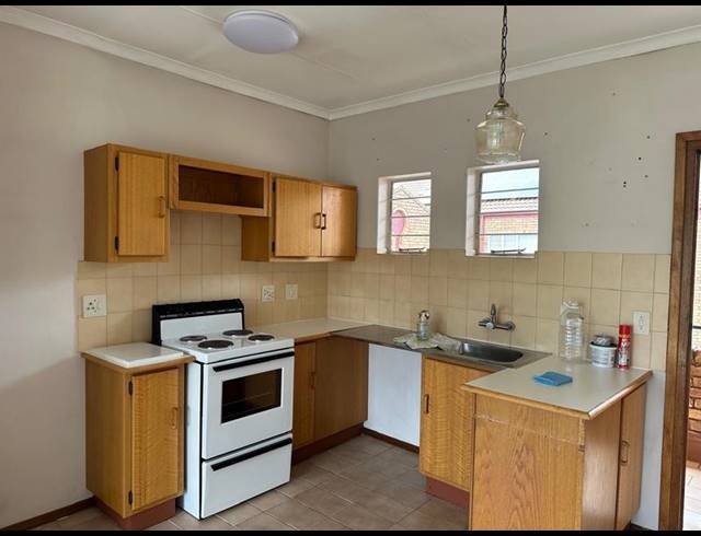 1 BEDROOM PROPERTY TO RENT IN LYNNWOOD